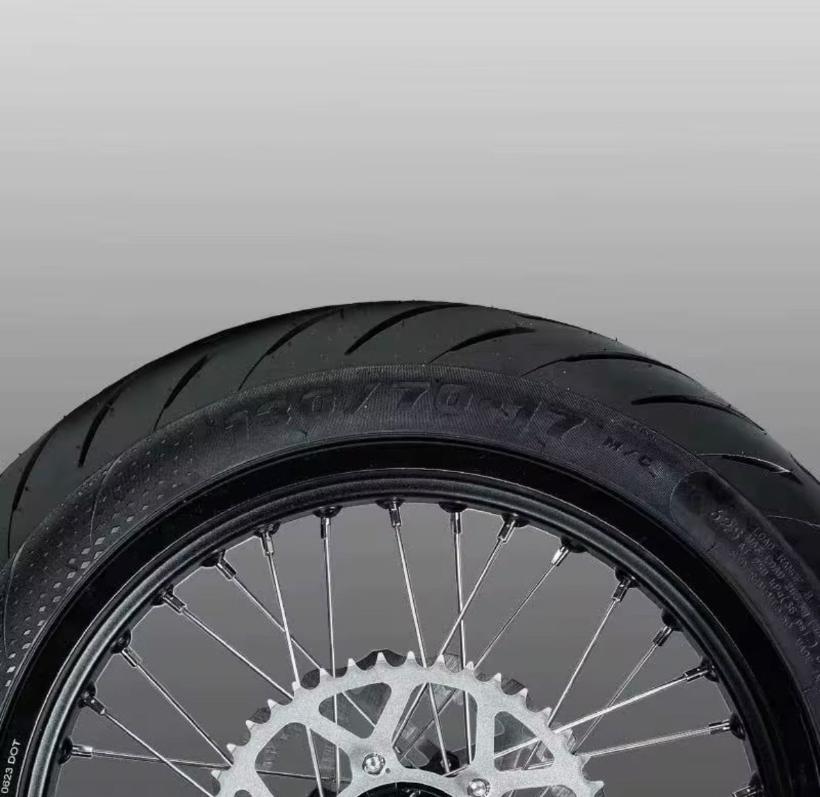 Ultra bee super motos